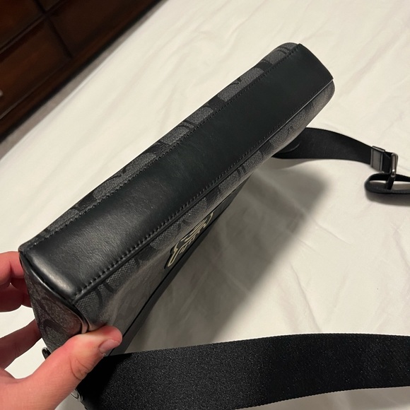 Coach F67372 Keith Haring Charles Camera Bag in Black And White - Picture 5 of 5